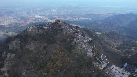 航拍湖北5A级旅游景区木兰山山顶寺庙视频素材模板下载