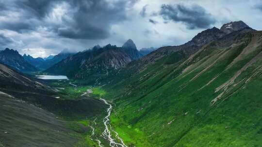 四川甘孜亚丁国家级自然保护区视频素材模板下载