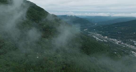 云雾山野航拍风景四川巴中正直镇