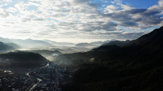 云雾氤氲的早晨