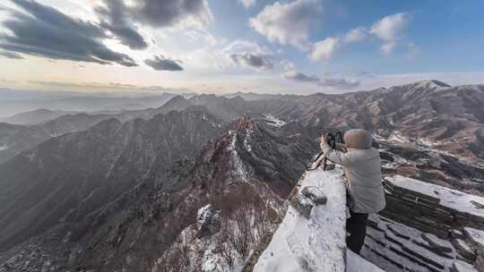 北京长城登山徒步旅行摄影工作照多云延时4K视频素材模板下载