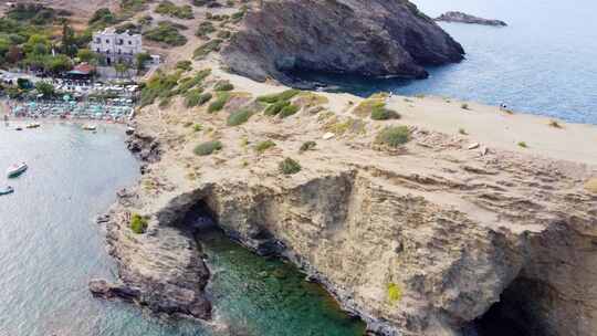 无人机在希腊克里特岛巴厘岛埃维塔湾的海面