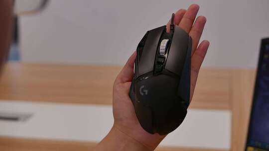 罗技G502Hero游戏鼠标 黑色炫酷机甲风鼠标