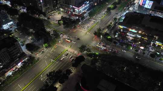 夜晚十字路口车流城市道路交通夜景城市街道