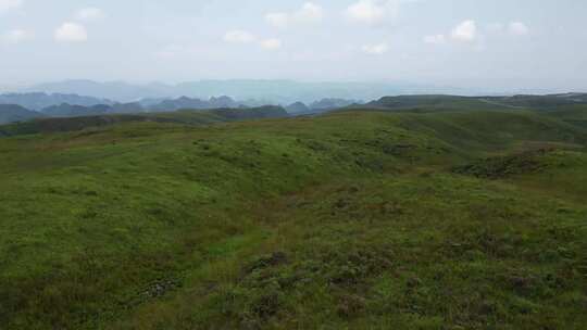 贵州山川阿西里西草原白云蓝天