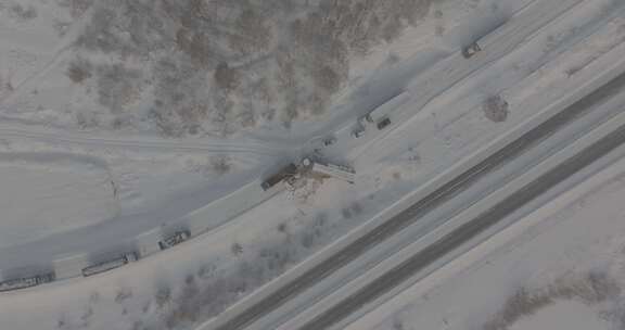 北方雪地车祸