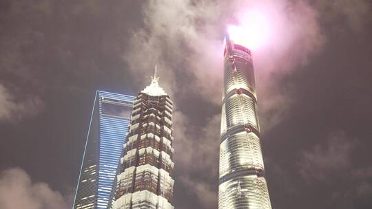 上海三件套夜景