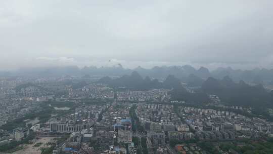 广西桂林城市风光航拍桂林清晨烟雨桂林