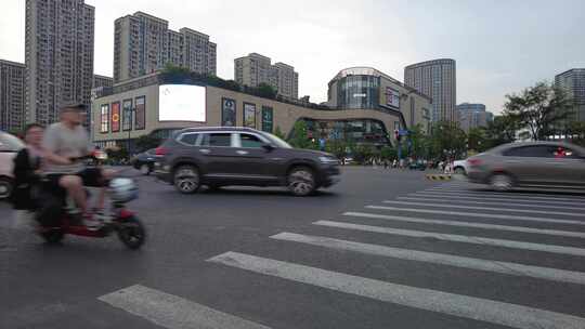 城市下班高峰期车流人流视频素材模板下载