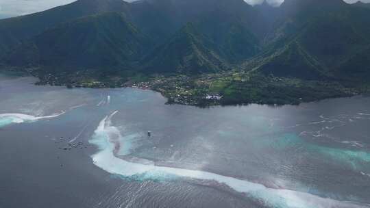 沿海Teahupoo大溪地无人机视图透视