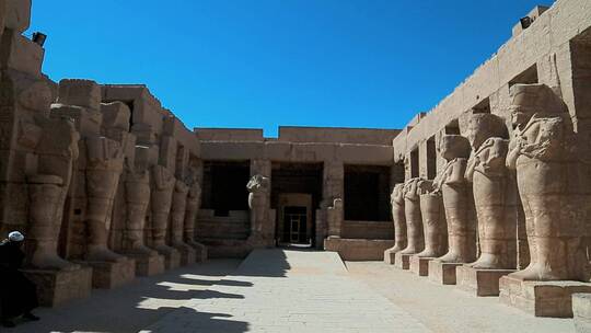 古埃及建造的石像