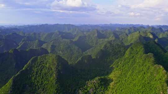 广西早晨大山晨光山川山峰光影山脉喀斯特