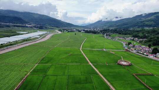 大凉山田园风光航拍4K