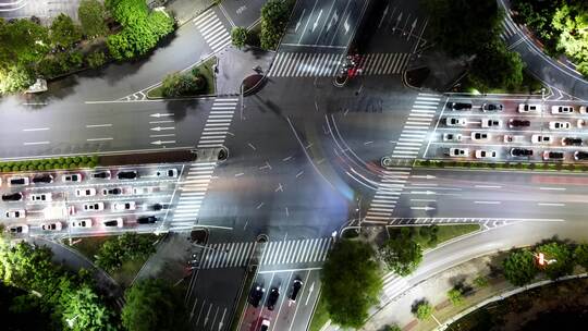 夜晚十字路口流光延时摄影