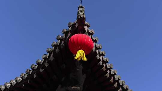 顺佑寺古建筑屋檐红灯笼特写