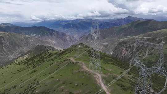 中国西藏昌都高山输电线路航拍