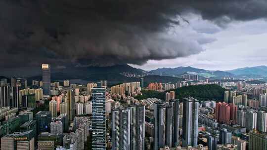 深圳城市乌云翻滚暴风雨恶劣天气黑云密布