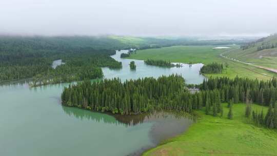 航拍夏季的新疆喀纳斯神仙湾风景