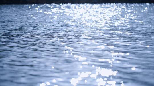 湖面水面波浪波光粼粼