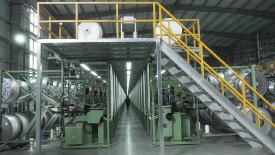 企业工厂车间纺织设备生产线制造织带机工作