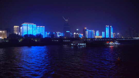 武汉汉江江滩夜景城市灯火大楼霓虹灯灯光秀