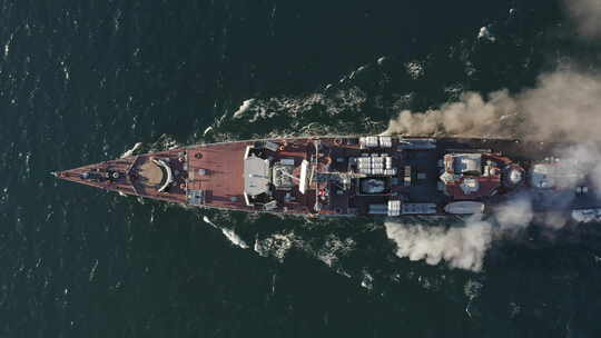 战斗舰艇行驶在海上视频素材模板下载
