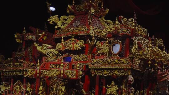 中式传统木质花轿