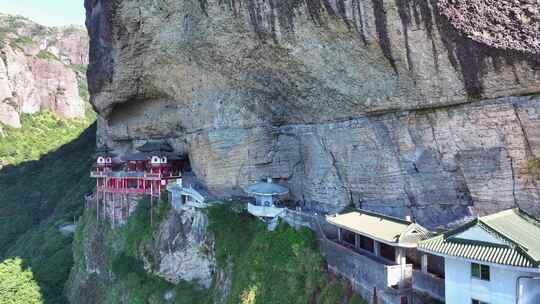 航拍福建漳州平和灵通岩悬空寺青云寺