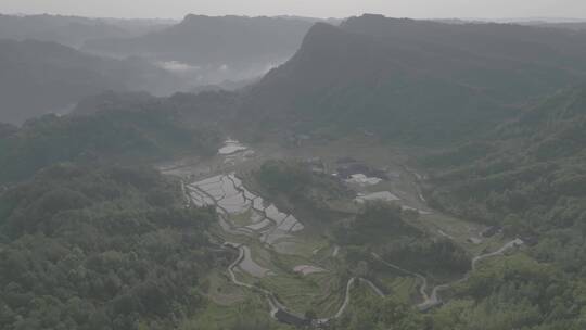 航拍山林山村梯田稻田木房子4K50帧log