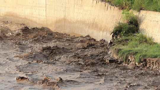 实拍暴雨后洪水 山洪  泥石流