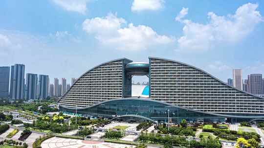 武汉国际博览中心蓝天白云大范围航拍延时