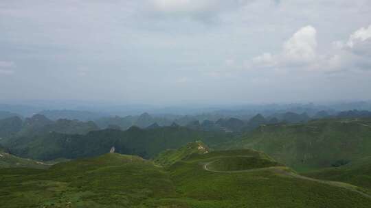 贵州山川阿西里西草原白云蓝天