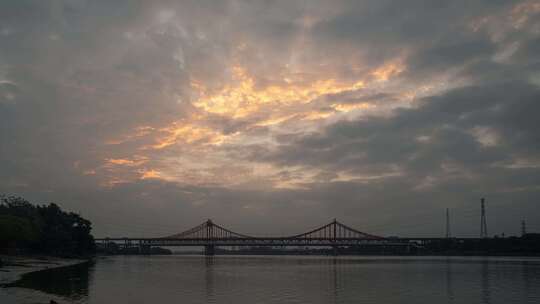 夕阳下的东莞东江大桥景观延时