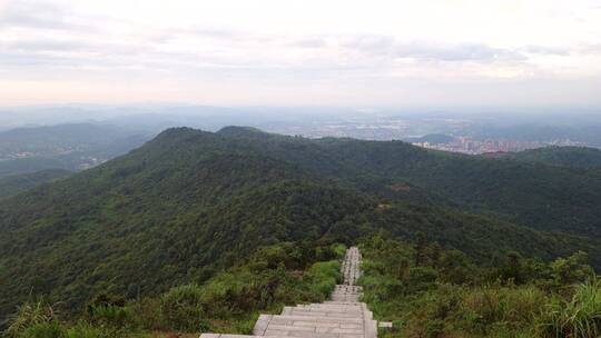 湖南衡山勾头峰登山阶梯