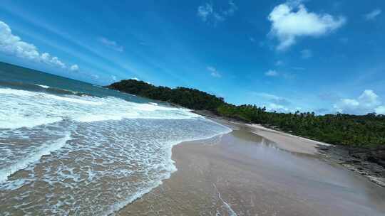 巴西巴伊亚州伊塔卡雷的蒂里卡海滩。旅游景观。
