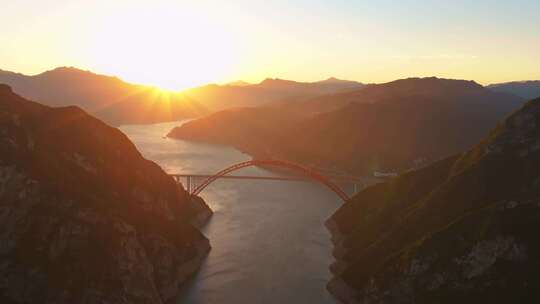 长江三峡夕阳湖北宜昌秭归