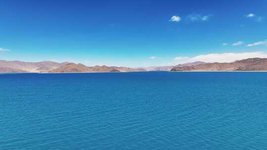 西藏山南羊卓雍错羊湖之心自然风景空镜航拍