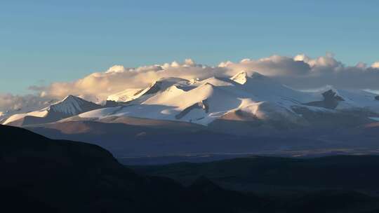 西藏康马县日落雪山晚霞航拍