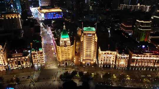 上海外滩和平饭店夜景航拍