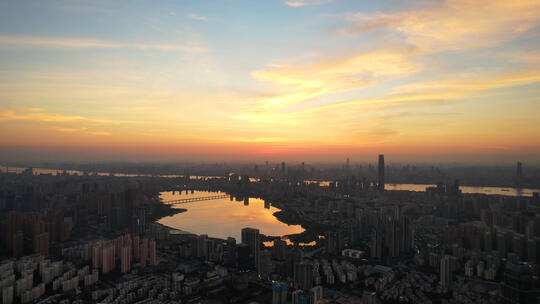 航拍武汉沙湖夕阳晚霞落日天空