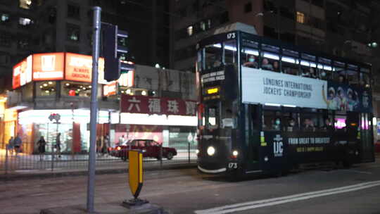 香港铛铛车夜景视频素材模板下载