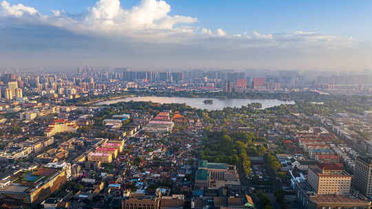 山东济南大明湖历公园下区航拍城市风景