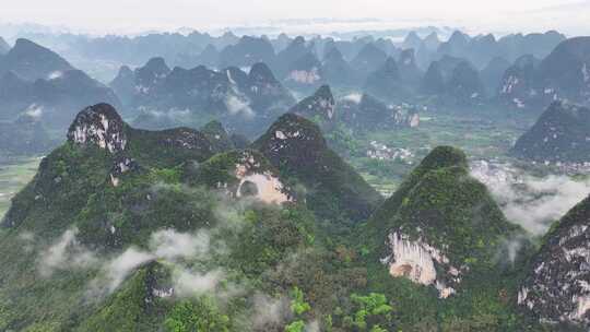 航拍桂林阳朔月亮山景区