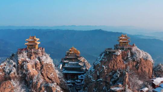 航拍洛阳老君山雪景