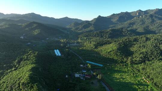 航拍辽宁千山积翠门景区风光