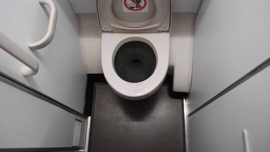 飞机的公共厕所