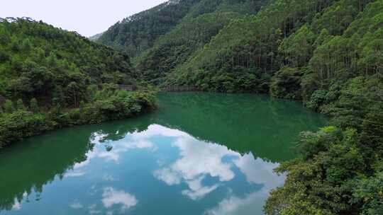 航拍清远笔架山林场三坑尾水库自然风光