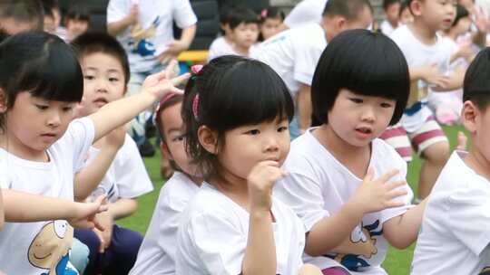 儿童 小孩 学校 幼儿园 笑脸