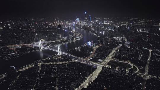 黄浦江畔的夜景