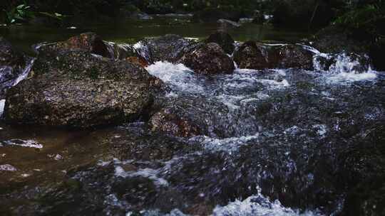 山涧自然小溪流水山泉水